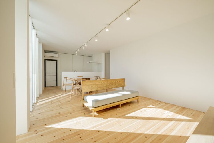家事や掃除がラクになる「窓のない外観」の3LDK平屋
